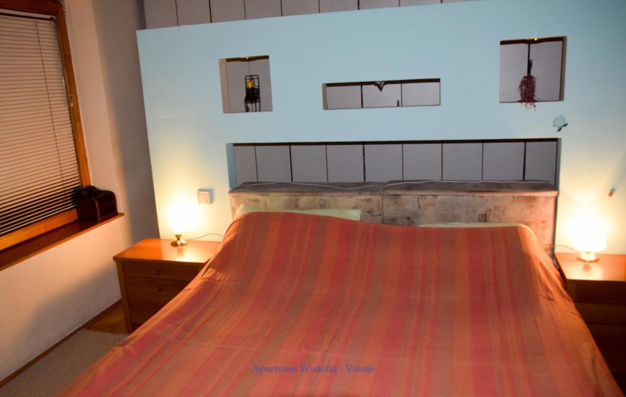 Apartman Wisteria Враня Екстериор снимка