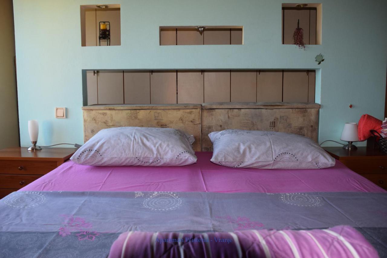 Apartman Wisteria Враня Екстериор снимка
